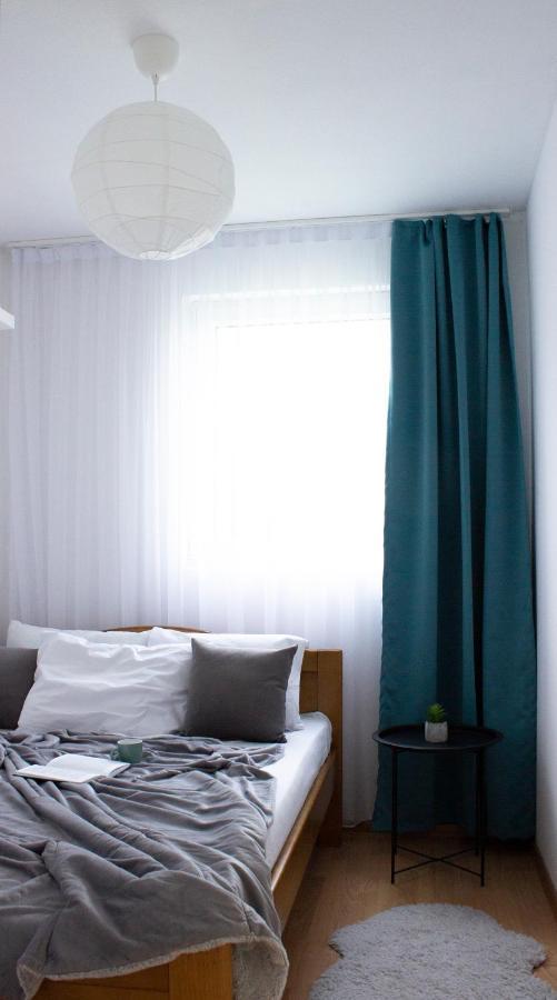 Laurel Apartments Бар Екстериор снимка